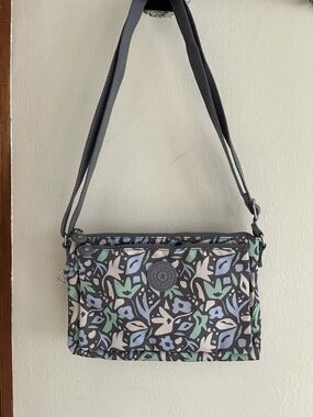 Kipling Floral Print Crossbody Bag in Gray/Green/Blue